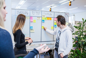 Competentieontwikkeling en leerprocessen van studenten in heterogene leernetwerken